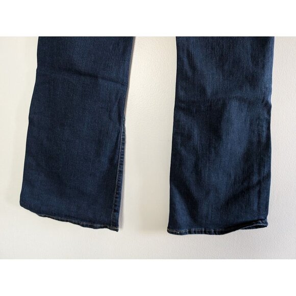 Levi's Signature Totally Shaping Boot Cut Jeans Size 34x32 Slimming Mid Rise - Picture 5 of 5
